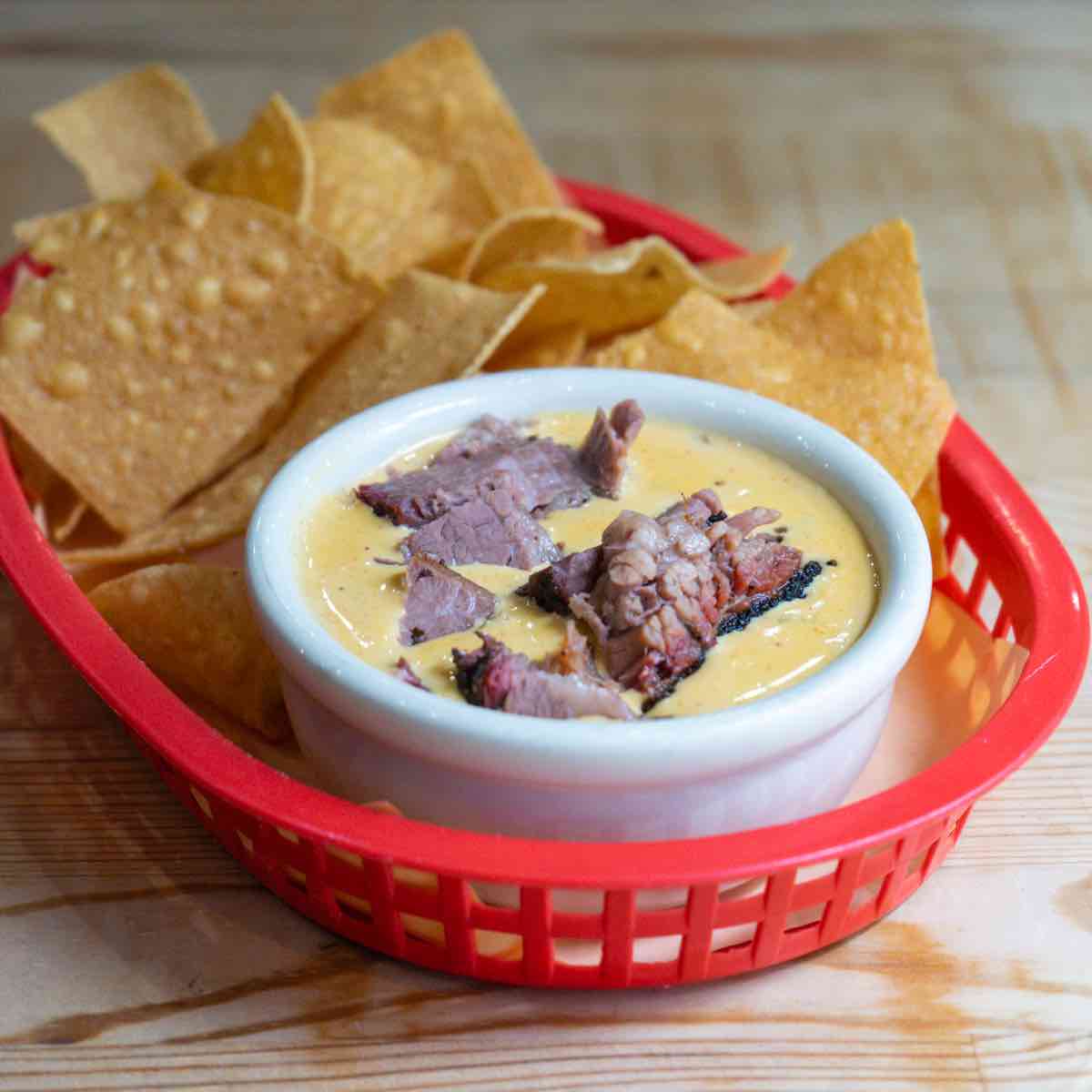 Queso and chips w Brisket